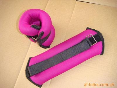 隐形健身伴侣 探秘女士可调节跑步负重装备